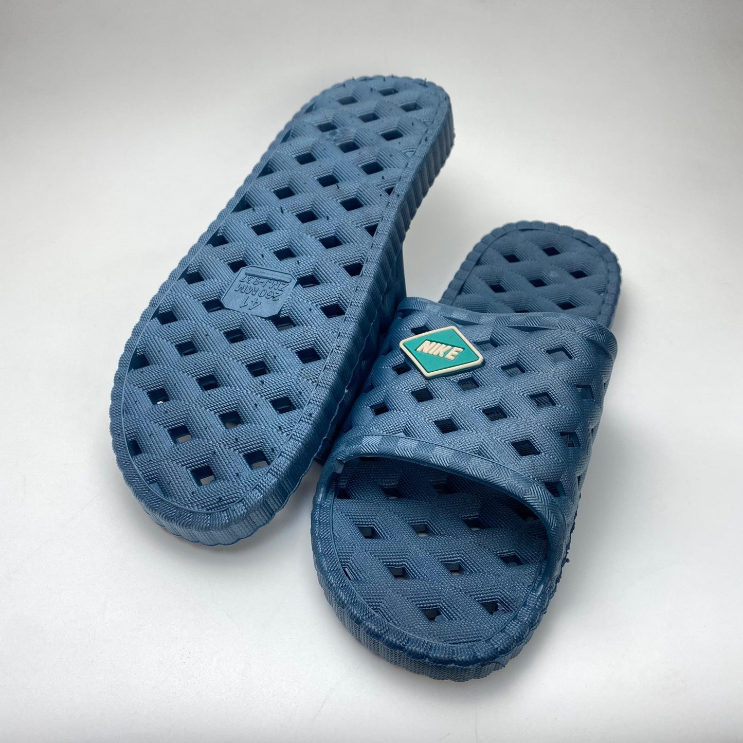 NEW Style Bathroom Slippers Quick Dry