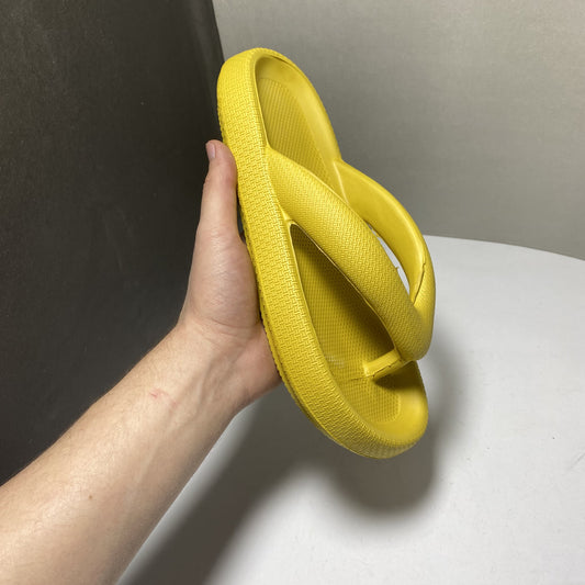 Girl Casual Slippers Non-Slip In Yellow Color