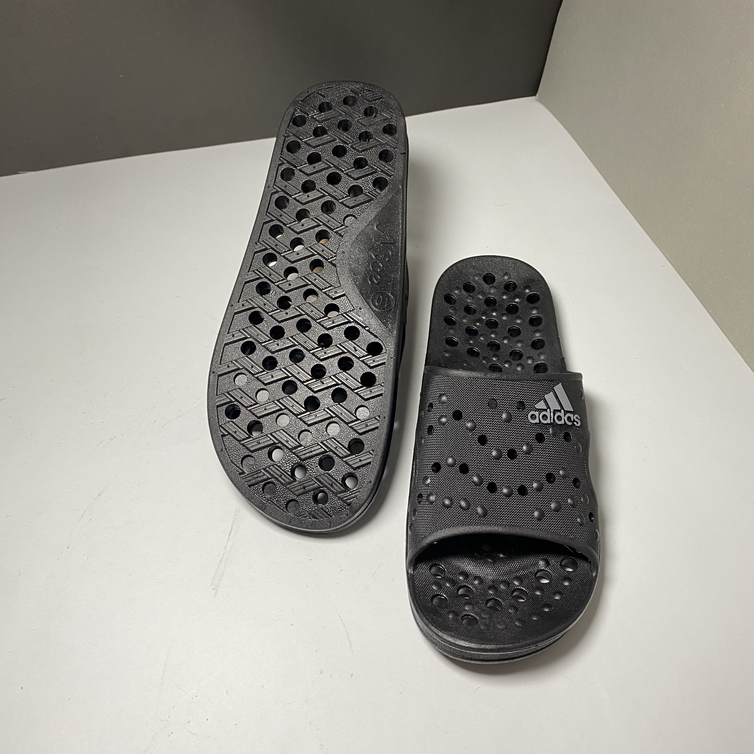 bathroom slippers